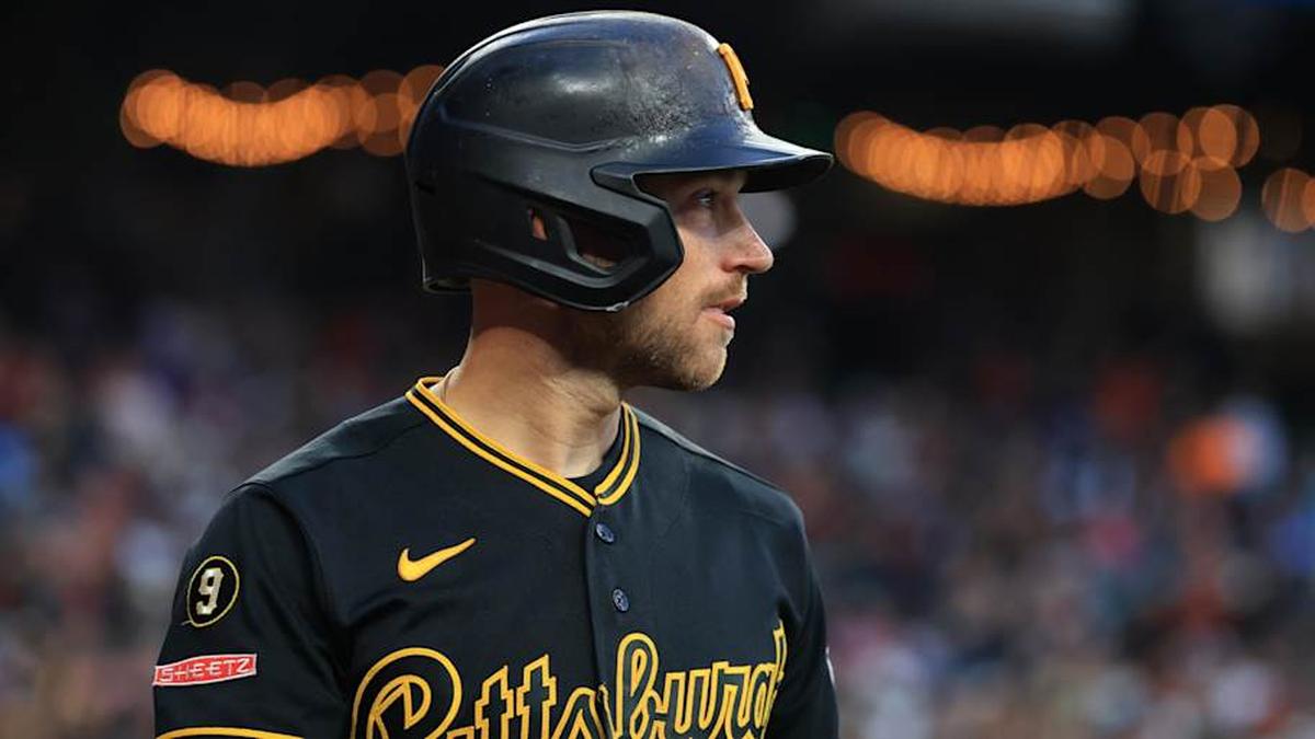  Brandon Lowe leads all second basemen with 10 home runs. | Mark J. Rebilas-Imagn Images 