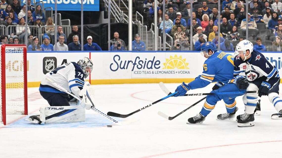 Broberg’s power-play goal lifts Blues past Jets
