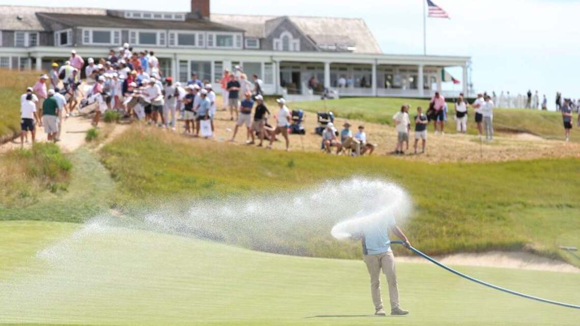 First round of U.S. Open resumes after 2-hour fog delay 