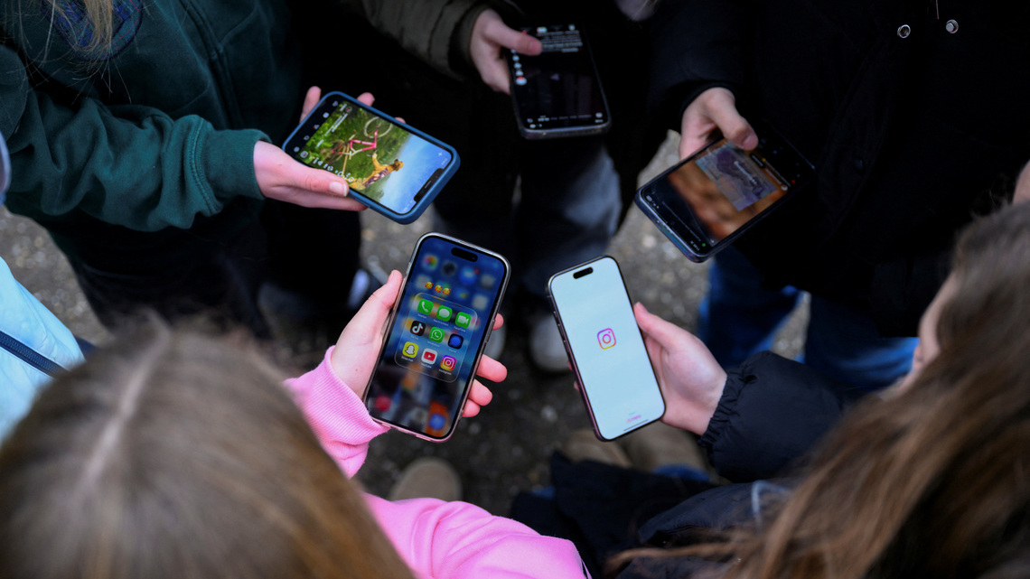 Children's social media curbs planned across EU, von der Leyen says 