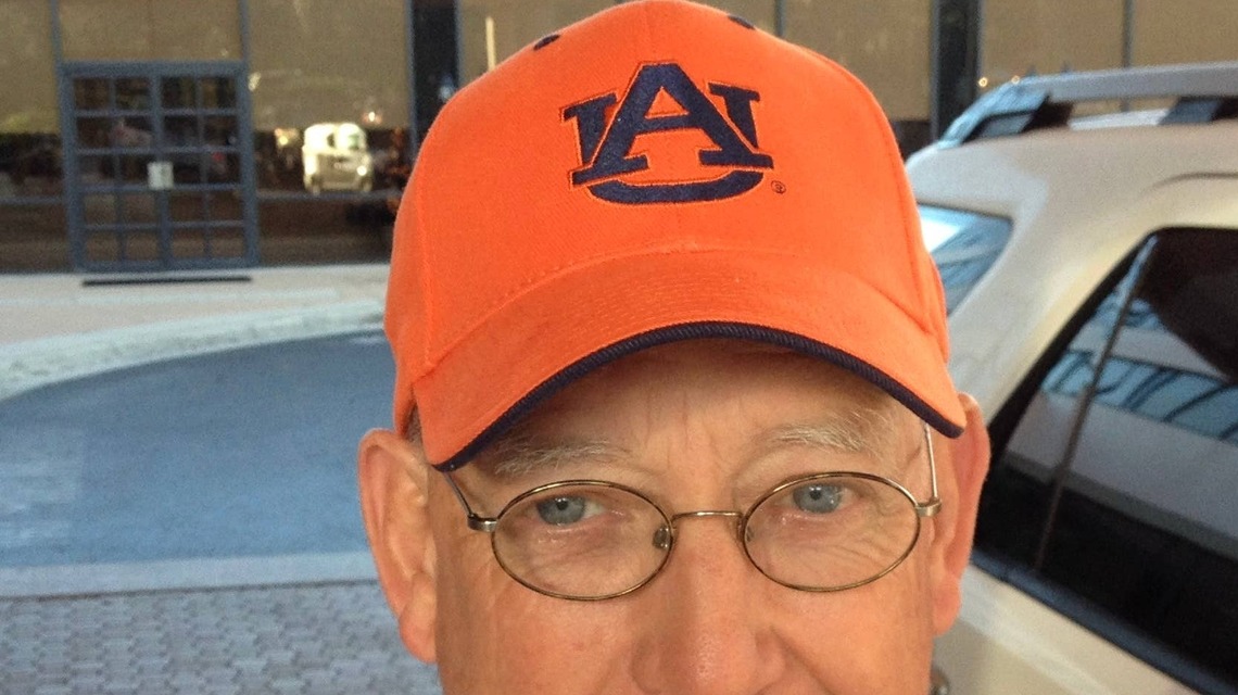 Veterinarian Johnny Mac Smith Dies From Aggressive Liver Cancer 