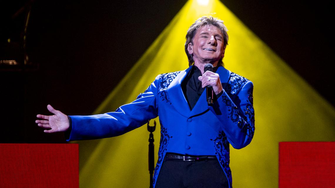 Barry Manilow performs on his “Hits 2023” tour at Amway Center in Orlando on Tuesday, Jan. 17, 2023. (Patrick Connolly/Orlando Sentinel)