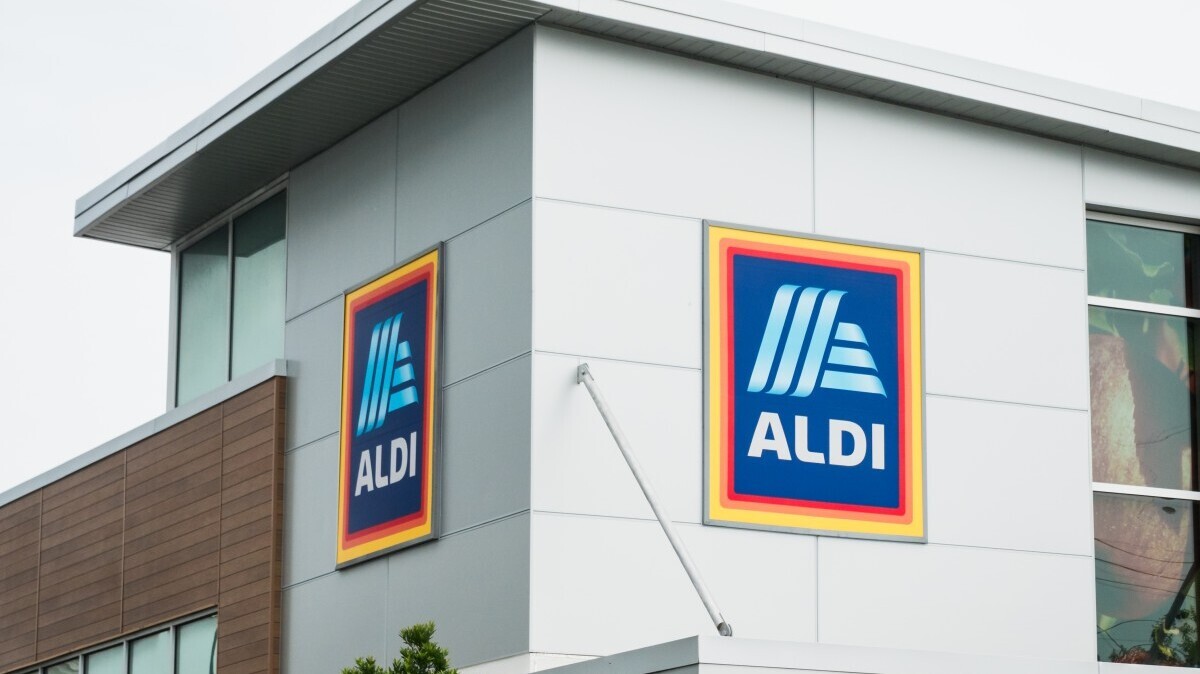 Aldi storefront.