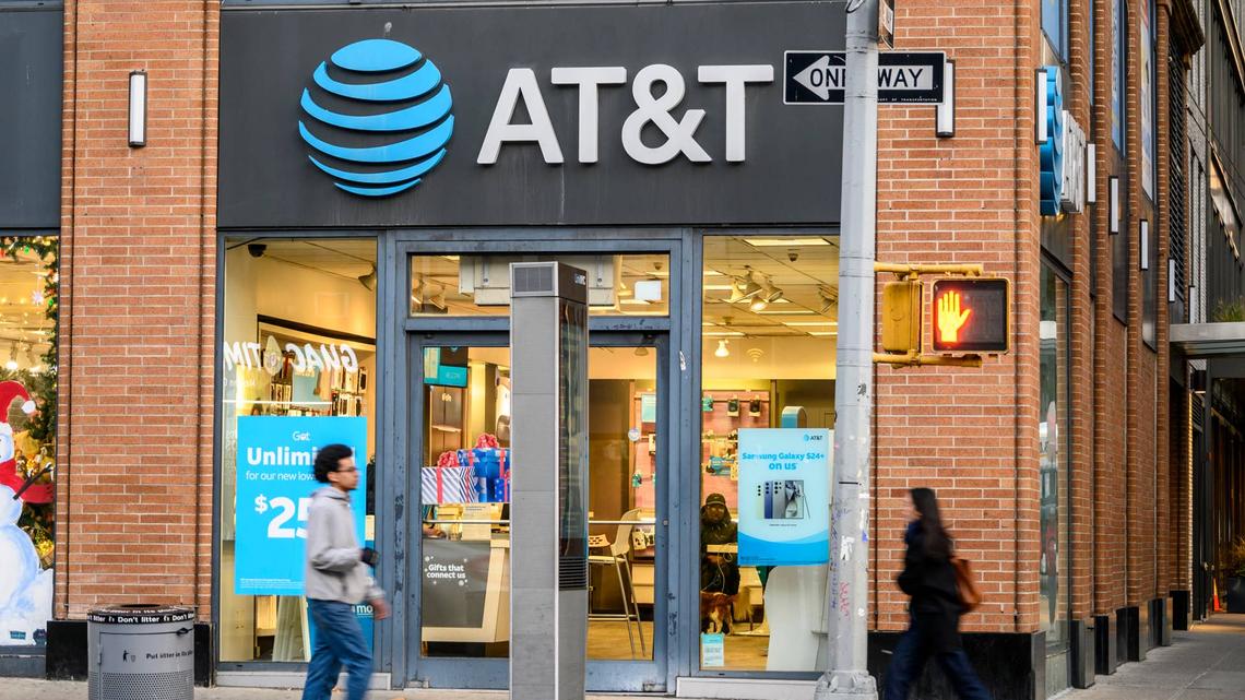AT&T rolls out new phone plan to keep customers from leaving 
