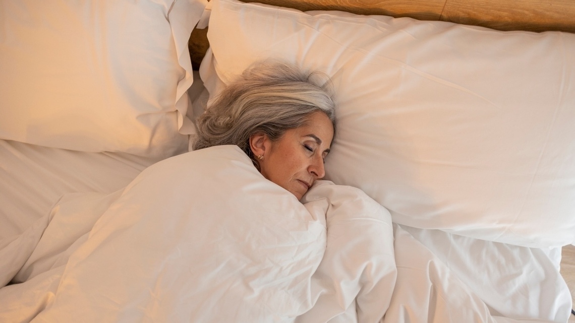 Andrew Huberman’s Sleep Tricks Help Women Over 50 Doze off in Minutes