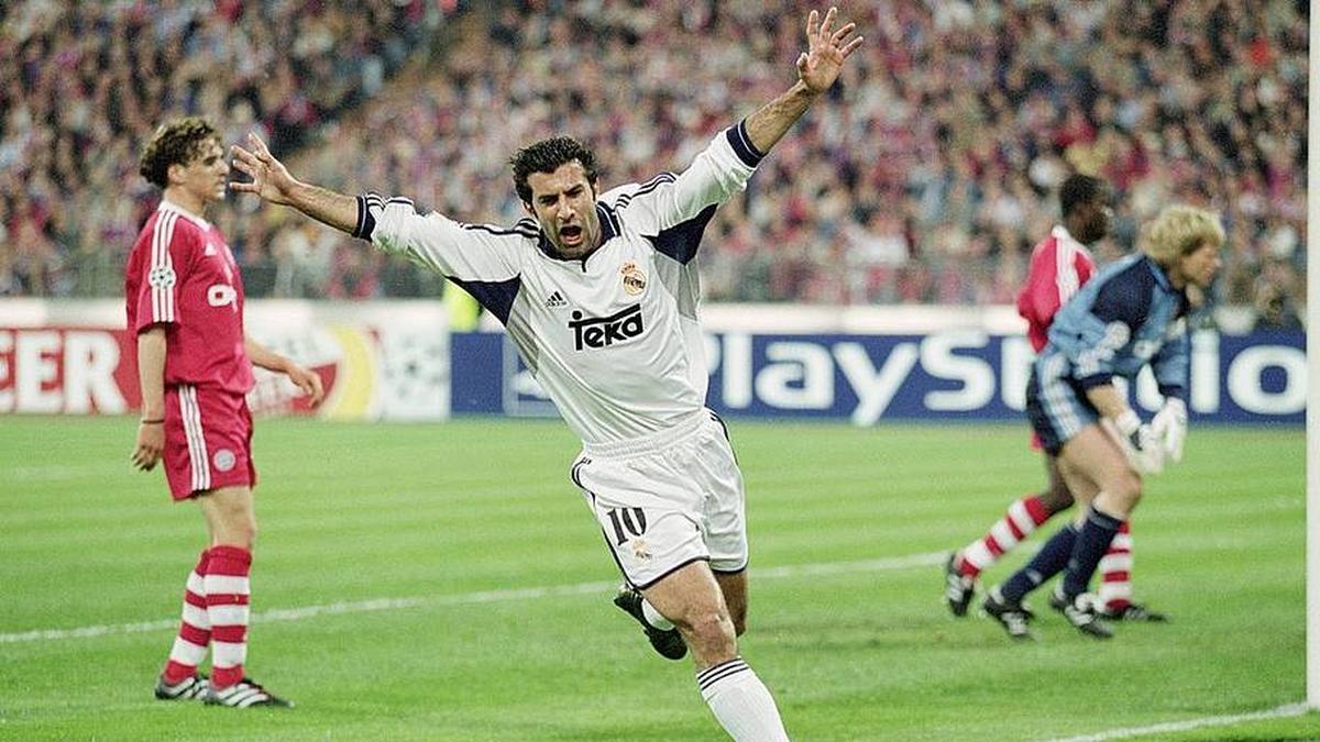  Luís Figo was the centerpiece of Pérez's first election. | Mike Hewitt /Allsport/Getty Images 
