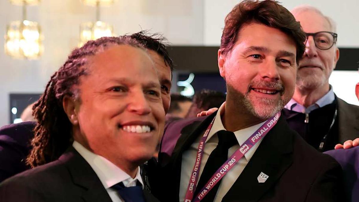  Cobi Jones (left) is dreaming of a run to the semifinals for Mauricio Pochettino (right) and the USMNT. | Hector Vivas/FIFA/Getty Images 