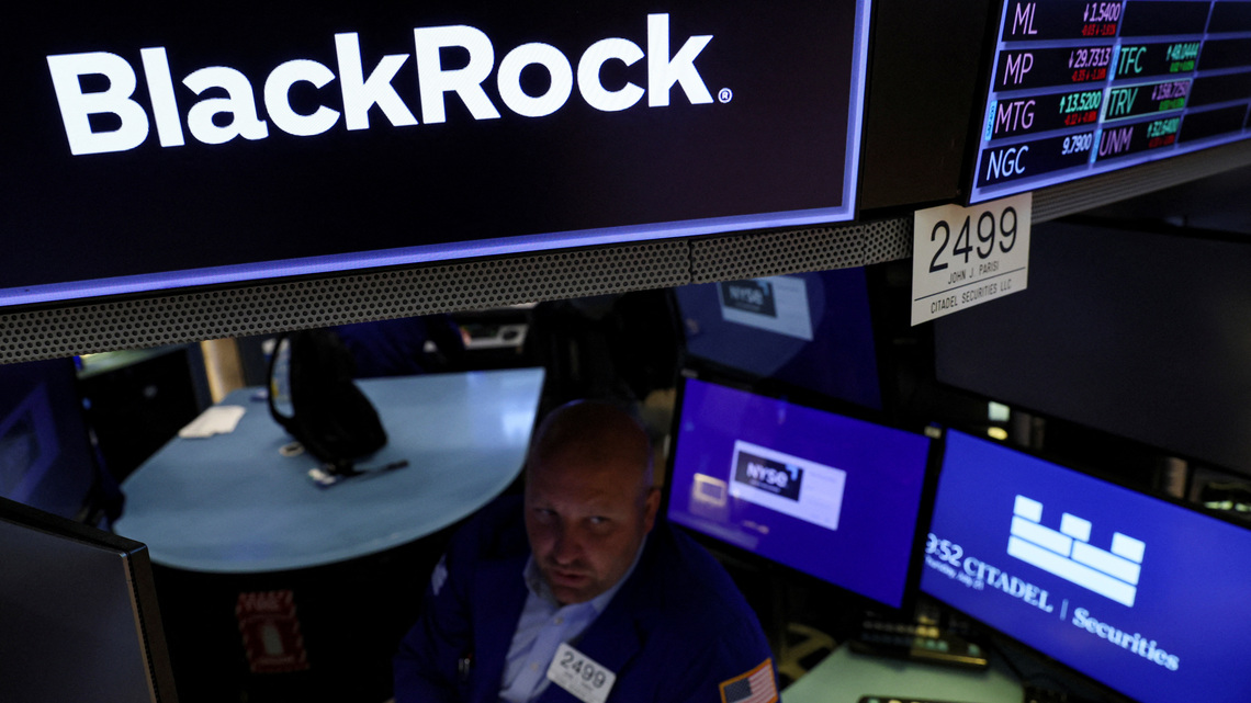 BlackRock draws $205 billion in client funds as quarterly profit beats estimates 
