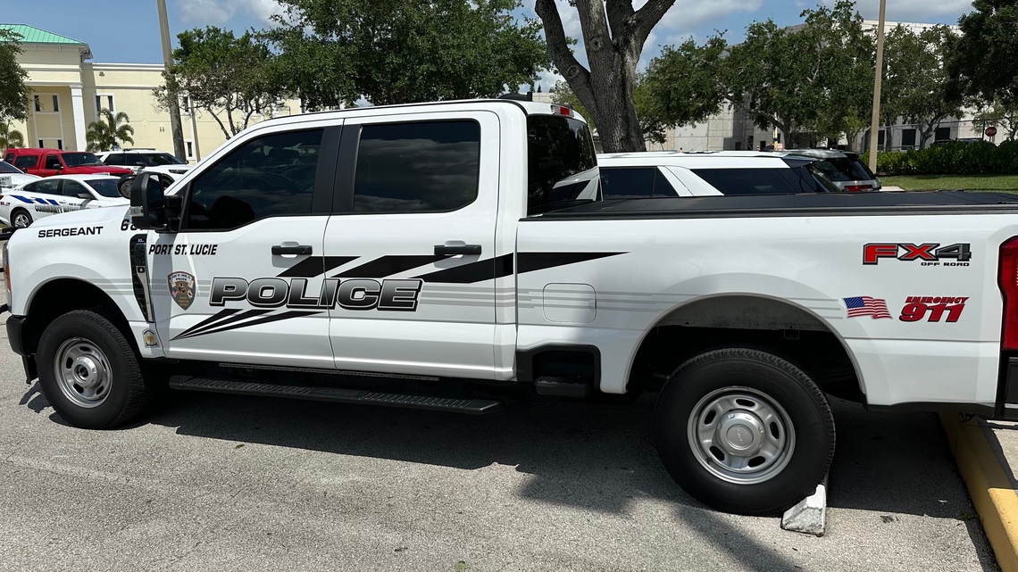 Florida teen hit by SUV while walking to school dies 