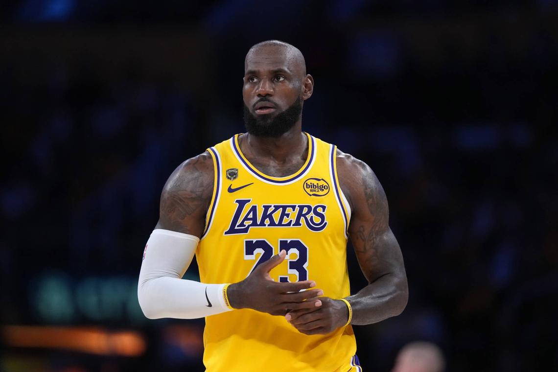  Los Angeles Lakers forward LeBron James (23) reacts against the Houston Rockets. Kirby Lee-Imagn Images