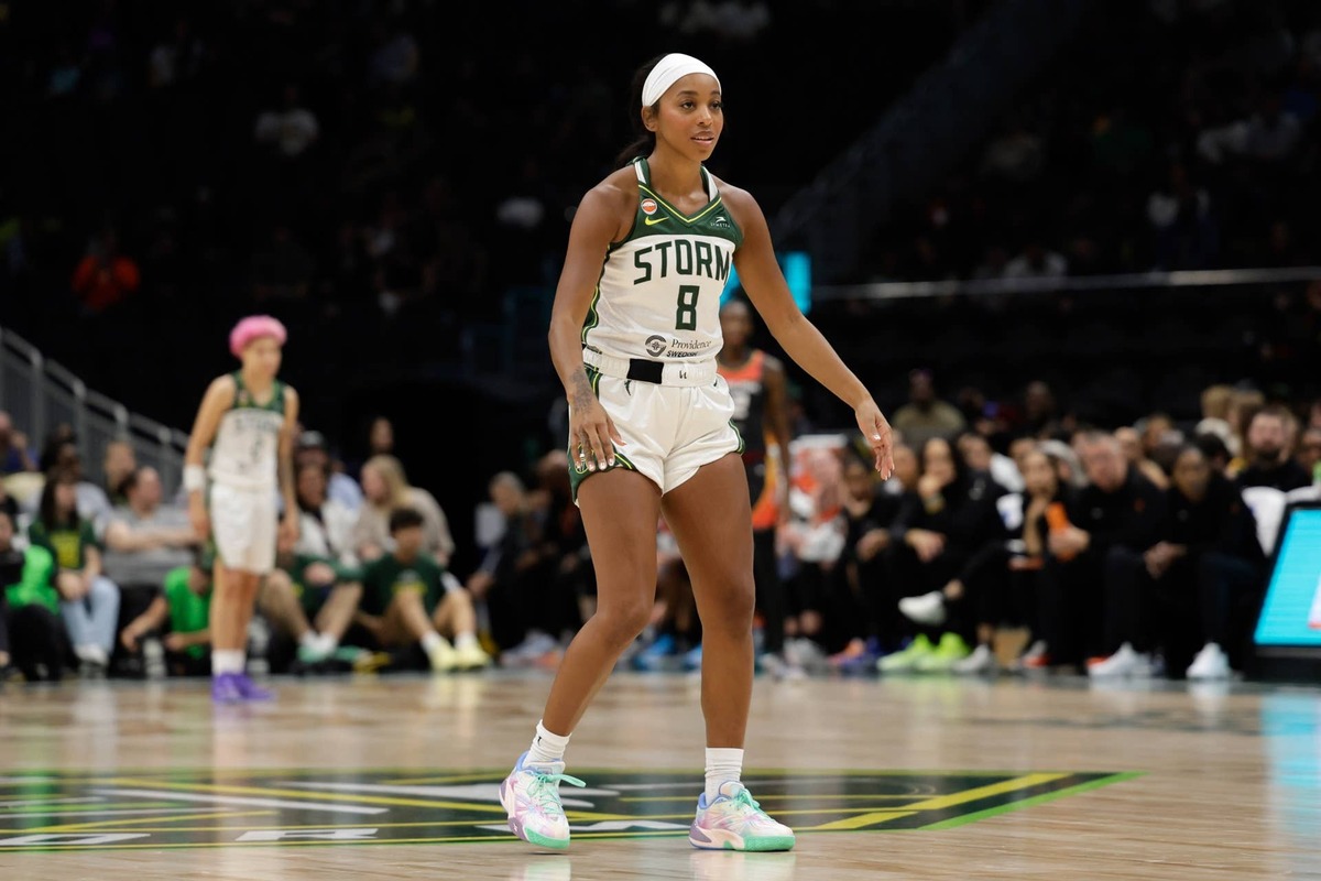  Seattle Storm guard Lexie Brown (8) John Froschauer-Imagn Images