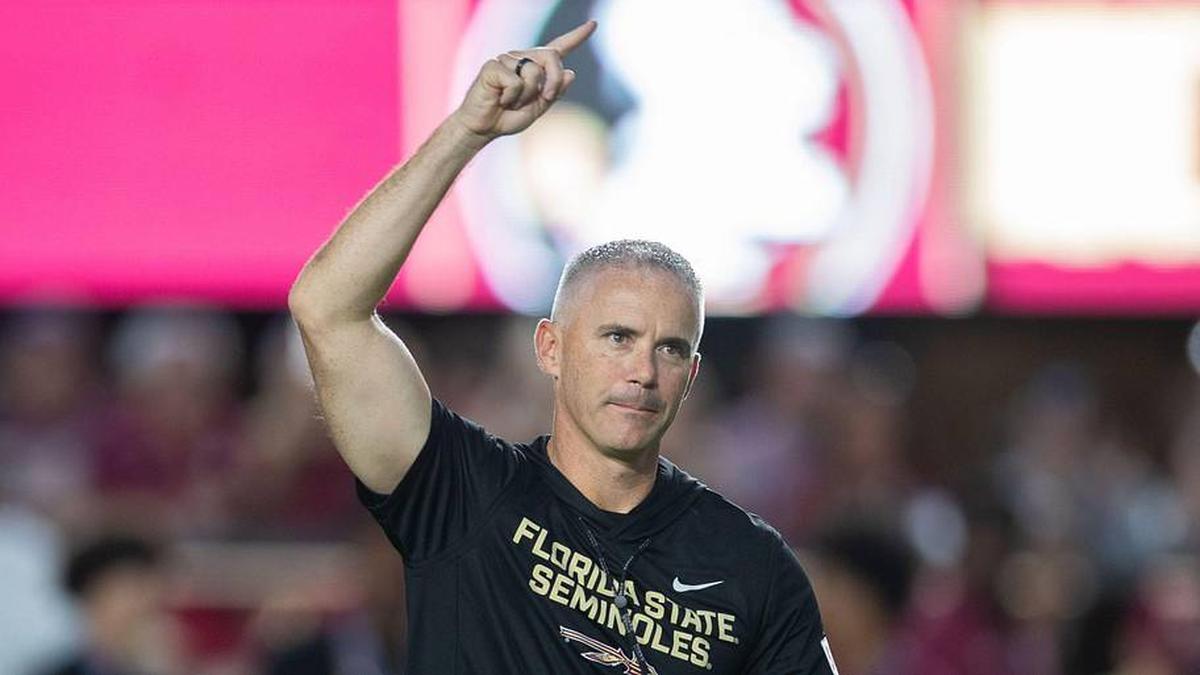  Florida State Seminoles head coach Mike Norvell walks down the field. The Miami Hurricanes lead the Florida State Seminoles 14-3 at the half on Saturday, Oct. 4, 2025. | Alicia Devine/Tallahassee Democrat / USA TODAY NETWORK via Imagn Images 