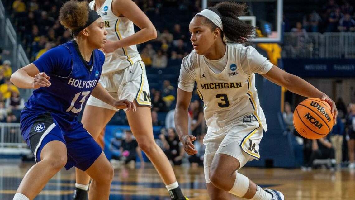 Michigan G Mila Holloway (leg) sidelined indefinitely 