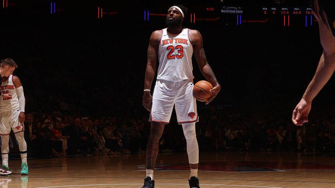 Surprise Mitchell Robinson Injury Puts Knicks' Finals Rotation in Flux 