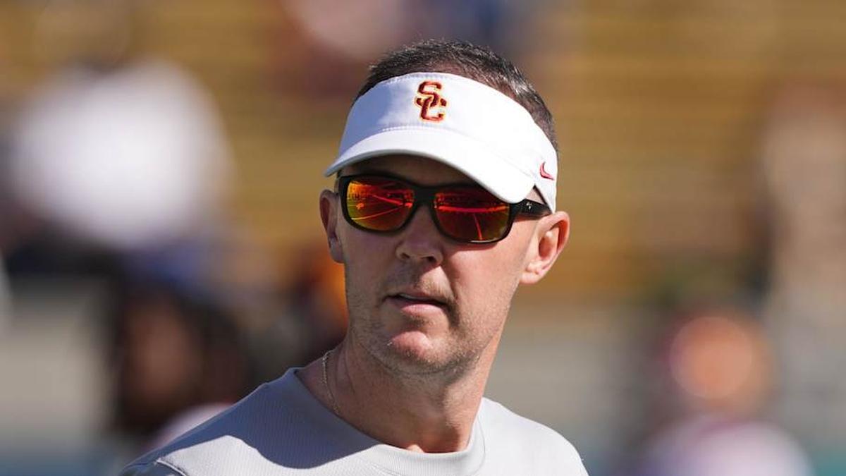  Oct 28, 2023; Berkeley, California, USA; USC Trojans head coach Lincoln Riley before the game against the California Golden Bears at California Memorial Stadium. Mandatory Credit: Darren Yamashita-Imagn Images | Darren Yamashita-Imagn Images 