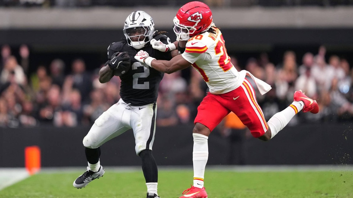 Raiders' Snap Count Observations: Ashton Jeanty's Playing Time Falls Due to Ankle Injury 