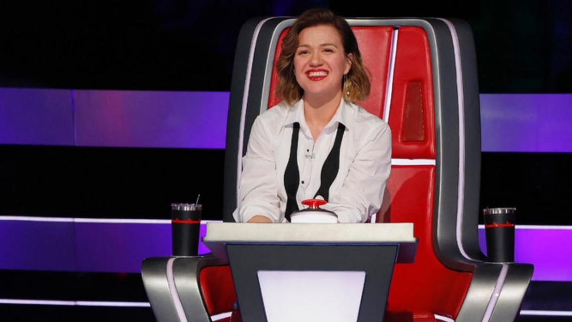 The Voice's Kelly Clarkson Says She's ‘In Love' After ‘Sexy' Performance 