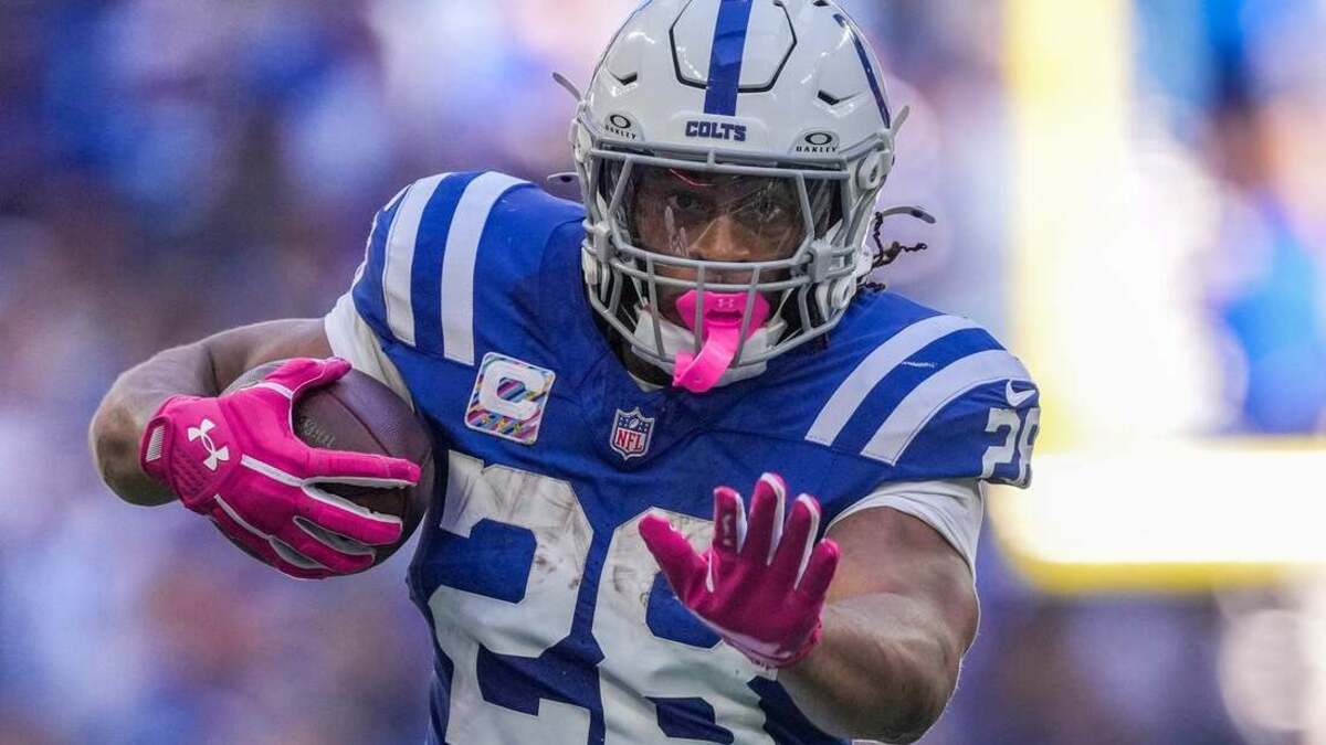 Colts RB Jonathan Taylor hasn't given potential trade 'any thought ...