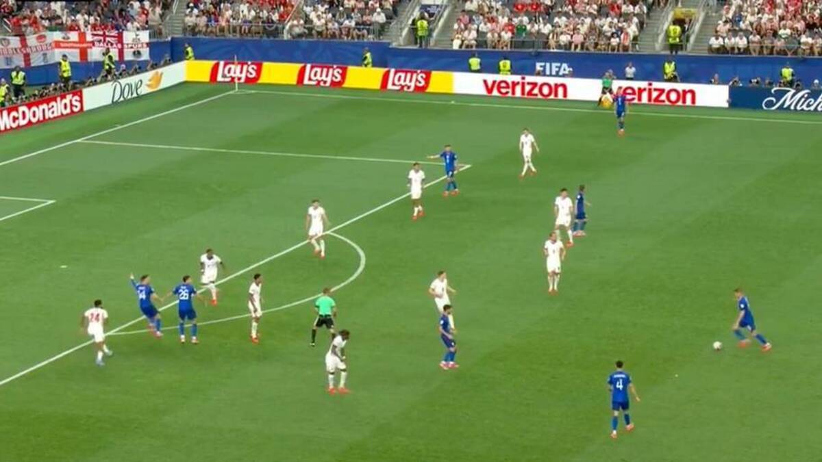  England sunk on top of themself at the end of the first half. | Fox Sports 