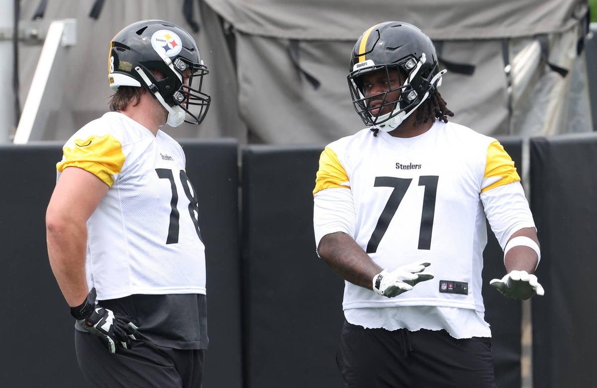  Jun 9, 2026; Pittsburgh, PA, USA; Pittsburgh Steelers offensive guard Aiden Williams (78) and offensive tackle Max Iheanachor (71) participate in drills during Minicamp at UPMC Rooney Sports Complex. Mandatory Credit: Charles LeClaire-Imagn Images
