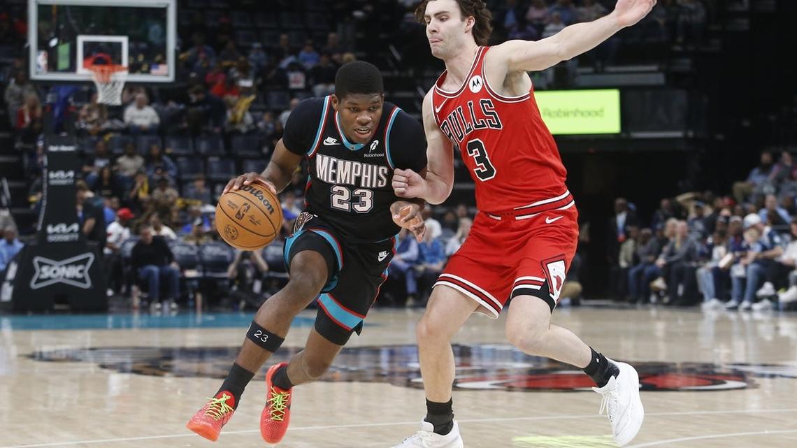 Grizzlies snap 5-game skid, edge Bulls on late FTs 