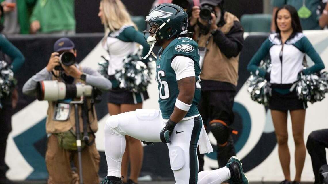 Eagles RB Saquon Barkley (hamstring) seen walking normally after loss to Rams 