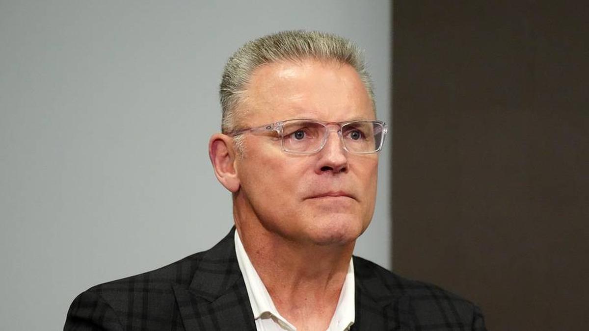  Feb 10, 2026; Henderson, NV, USA; Howie Long at Las Vegas Raiders press conference at Intermountain Health Performance Center. Mandatory Credit: Kirby Lee-Imagn Images | Kirby Lee-Imagn Images 