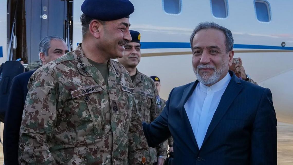 Iran says Strait of Hormuz is open; oil prices fall 10% 