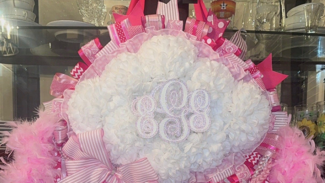 What is a Texas homecoming mum? Why they keep getting bigger 