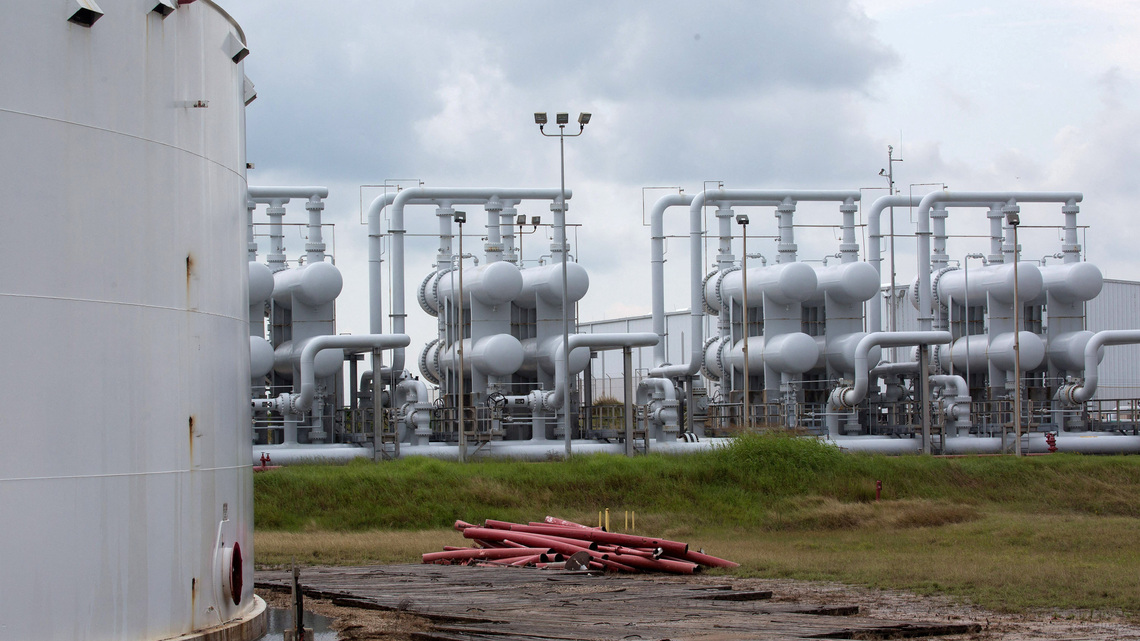 Analysis-Depleted US oil stash loses potency as Iran war grinds on 
