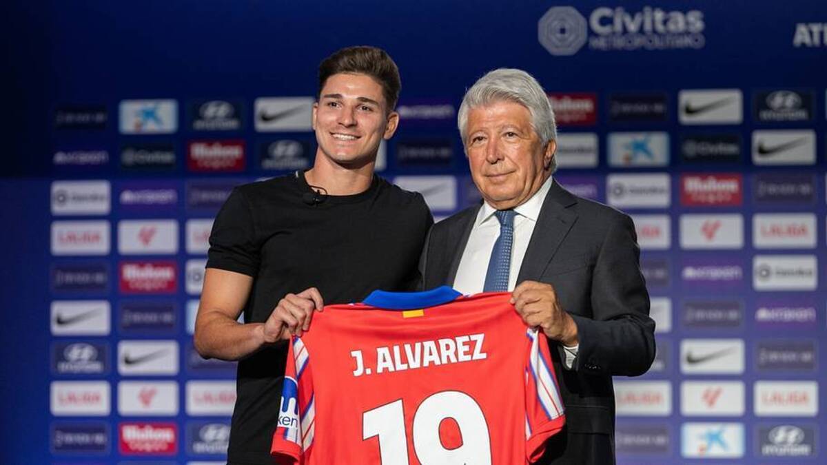  Club president Enrique Cerezo (right) spoke out. | Marcos del Mazo/LightRocket/Getty Images 