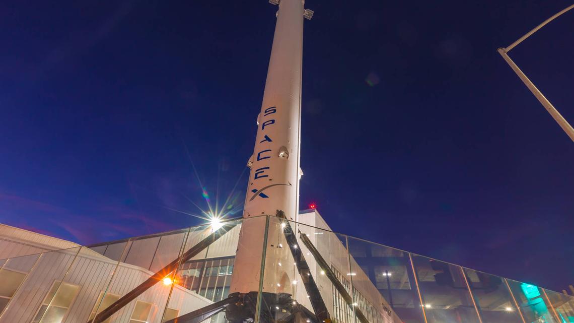 Navellier to SpaceX buyers: wait for escape velocity 