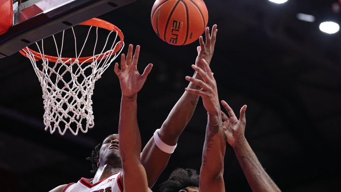 Rutgers endures blown lead, holds off Maryland for sweep 