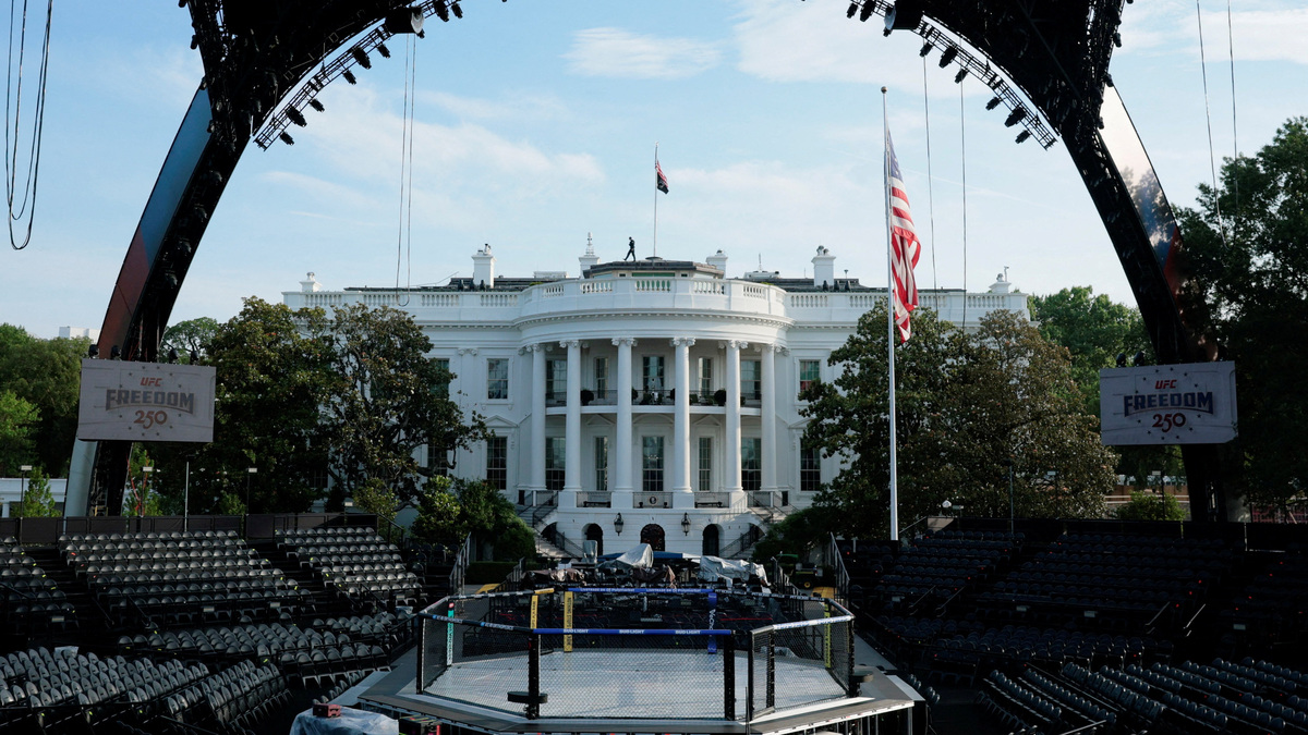 A view of the setup ahead of the UFC Freedom 250 fights on the South Lawn of the White House in Washington, D.C., U.S., June 11, 2026. REUTERS/Evan Vucci