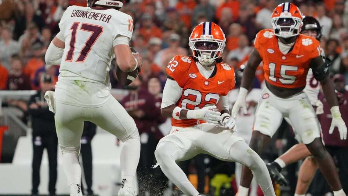 Ethan Grunkemeyer's late TD pass lifts Virginia Tech over Clemson 