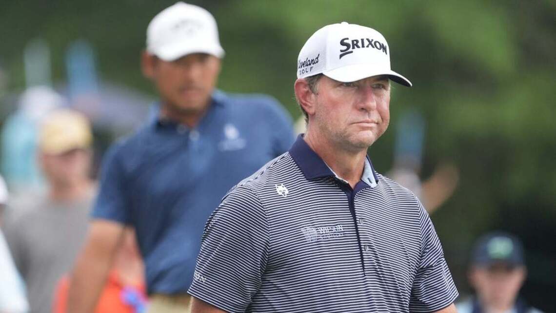 Lucas Glover hangs onto narrow lead at ISCO 