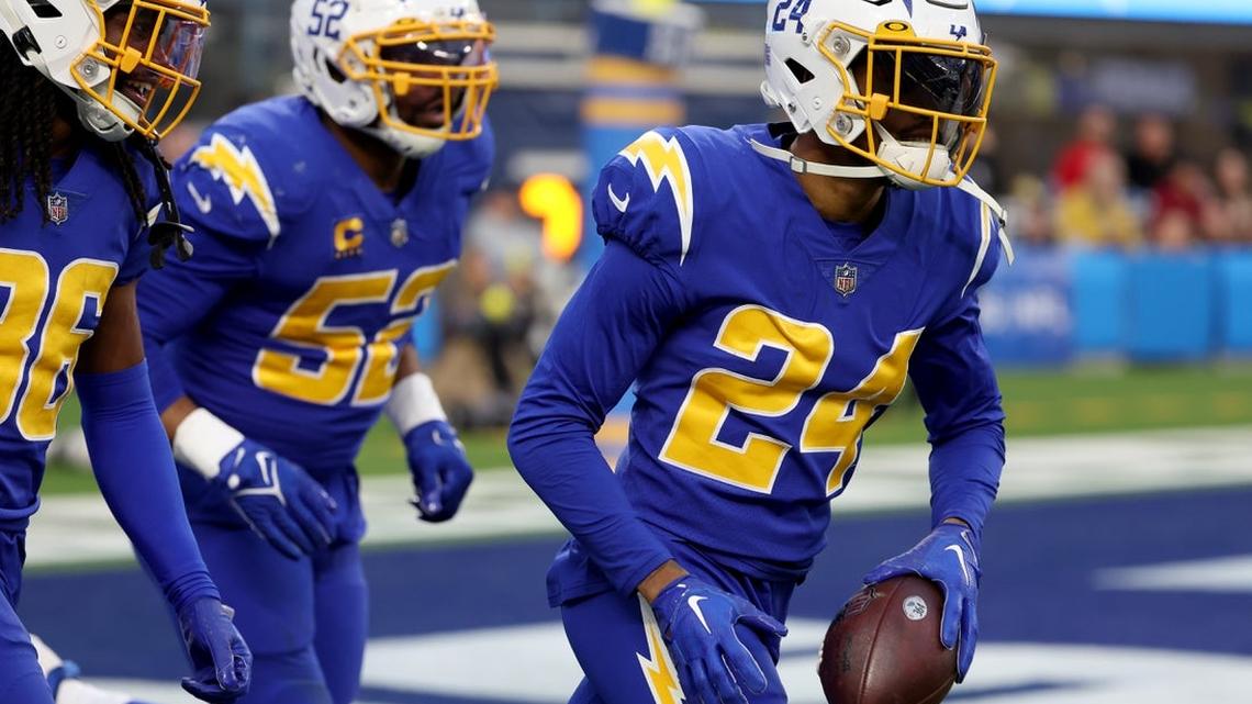 S Nasir Adderley comes out of retirement, signs with Colts 