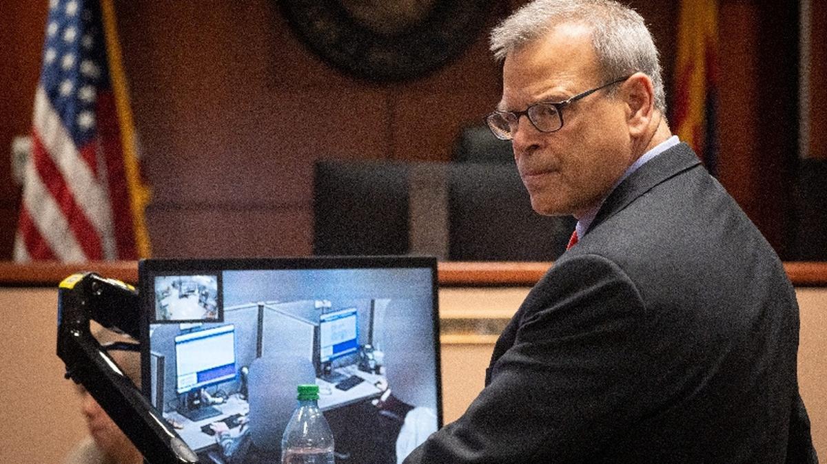 FILE PHOTO: Attorney Kurt Olsen looks on during his opening statement in Kari Lake's election challenge trial in Maricopa County Superior Court in Phoenix, Arizona, U.S., May 17, 2023. Mark Henle/The Republic/USA TODAY NETWORK/File Photo   THIS IMAGE HAS BEEN SUPPLIED BY A THIRD PARTY. NO RESALES. NO ARCHIVES.