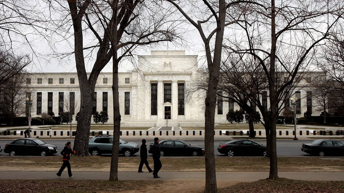  A Fed stress test shows major banks withstand severe recession with strong capital buffers, despite $708 billion in projected losses and market turmoil. 