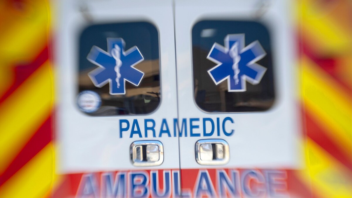 Two people suffered non-life-threatening injuries after a crash on Interstate 85 in Charlotte on Saturday that involved a jackknifed 18-wheeler, Medic reported.