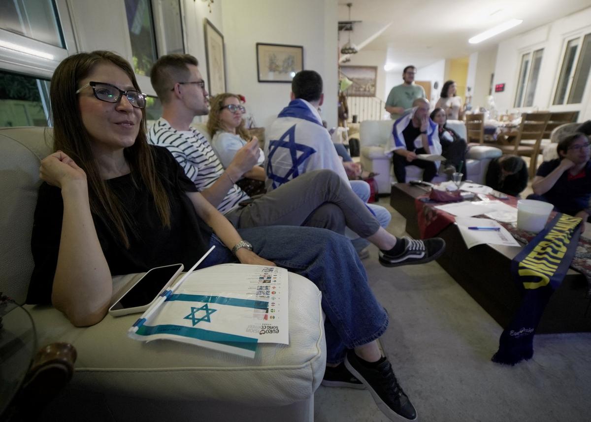 Israelis watch the first Eurovision semi-final at a watch party in Kfar Saba, Israel, May 12, 2026. REUTERS/Joseph Campbell