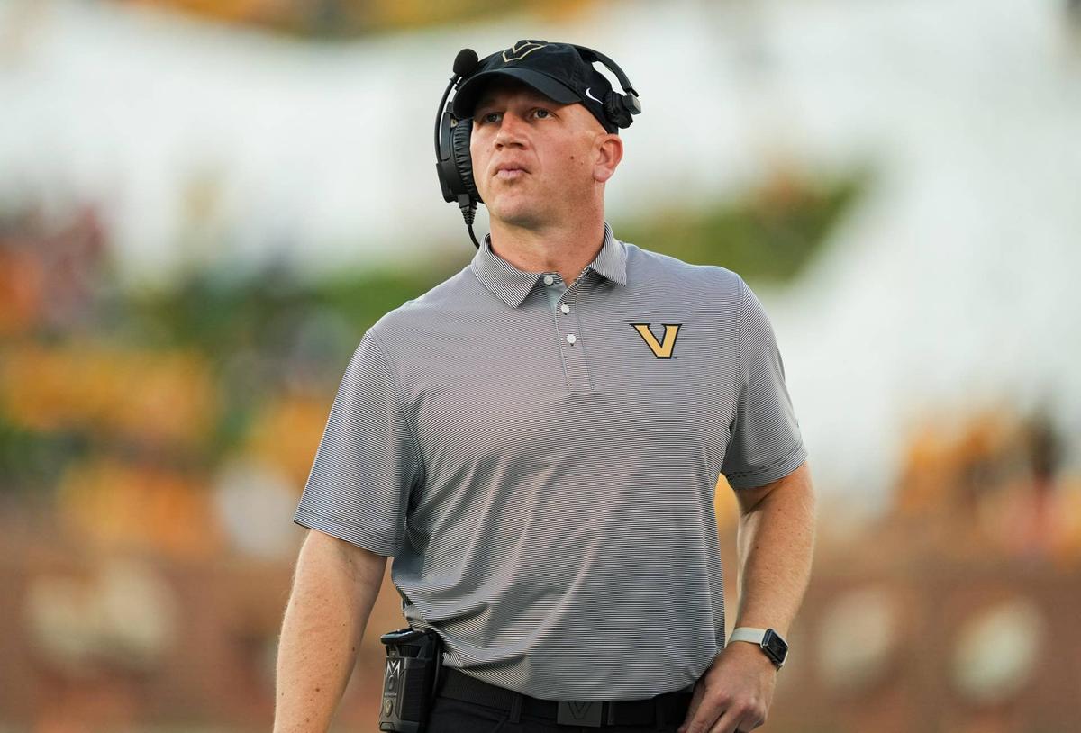  COLUMBIA, MO - OCTOBER 22: Head coach Clark Lea of the Vanderbilt Commodores looks on from the sideline during the second half against the Missouri Tigers at Faurot Field/Memorial Stadium on October 22, 2022 in Columbia, Missouri. (Photo by Jay Biggerstaff/Getty Images) 