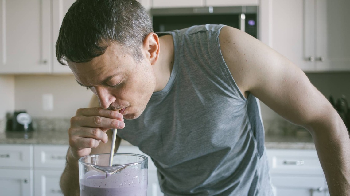 Scientists Say This Protein Habit Could Help Build Muscle While You Sleep 