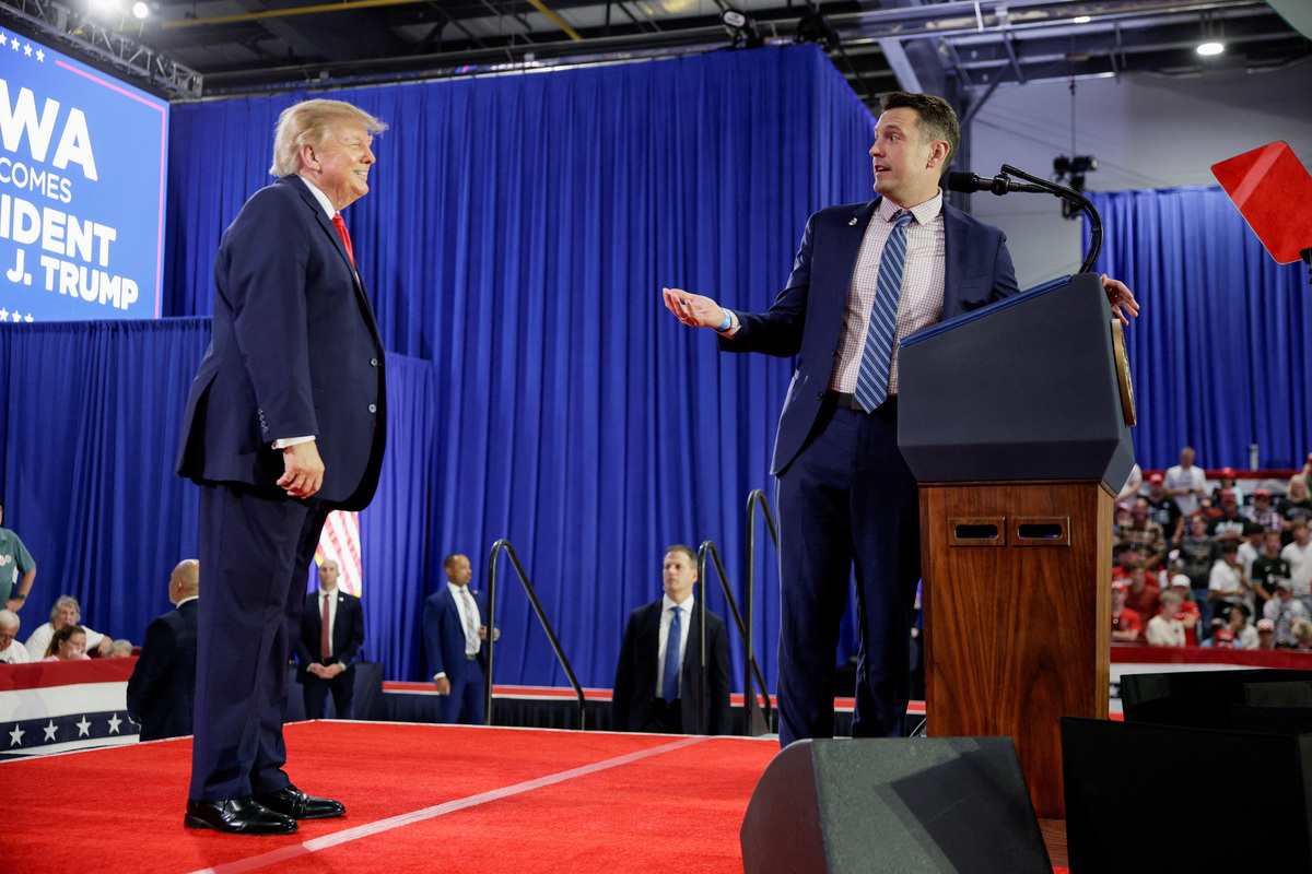 In Iowa stronghold, Trump urges Republicans to turn out and vote | The ...