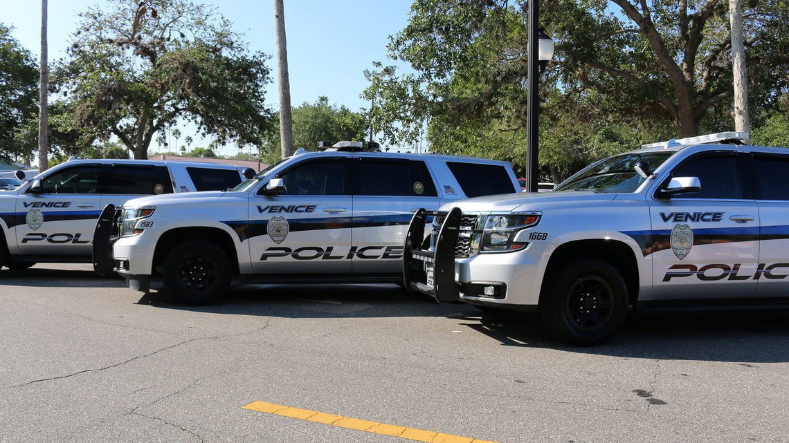 Man accused of cutting oak at fatal Sarasota County crash site