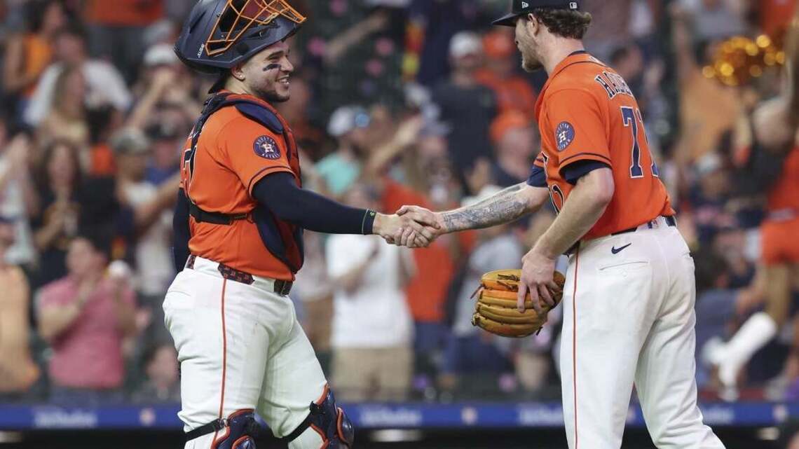 Yainer Diaz's homer helps rising Astros down Diamondbacks