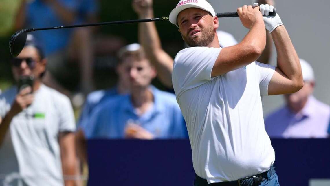 Wyndham Clark (64) grabs outright lead at BMW Championship 
