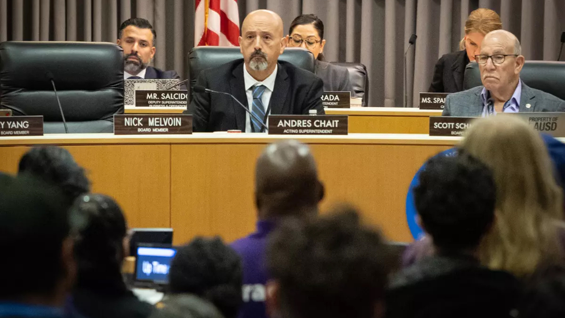 LAUSD budget crisis remains severe, fiscal experts say, as district works to calm fears 