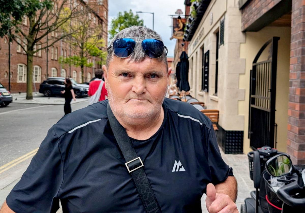  Pub owner Joseph Holt. (Charlie Fenton via SWNS) 