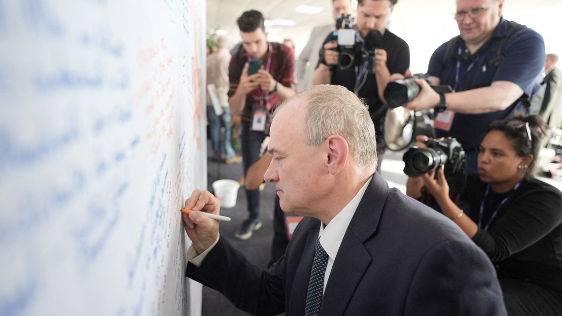 Lib Dems fight for a breakthrough in Britain's fractured politics